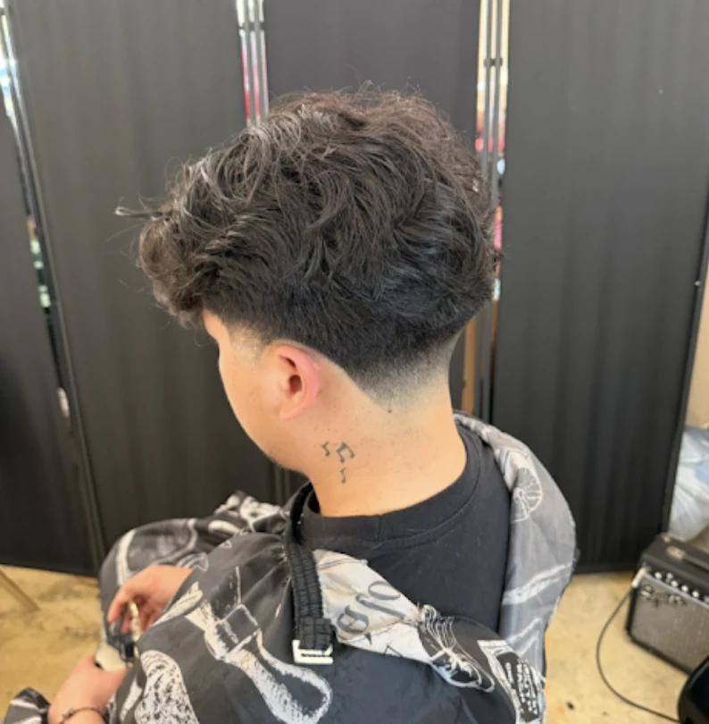 Textured top with low fade — Jabon's Chair